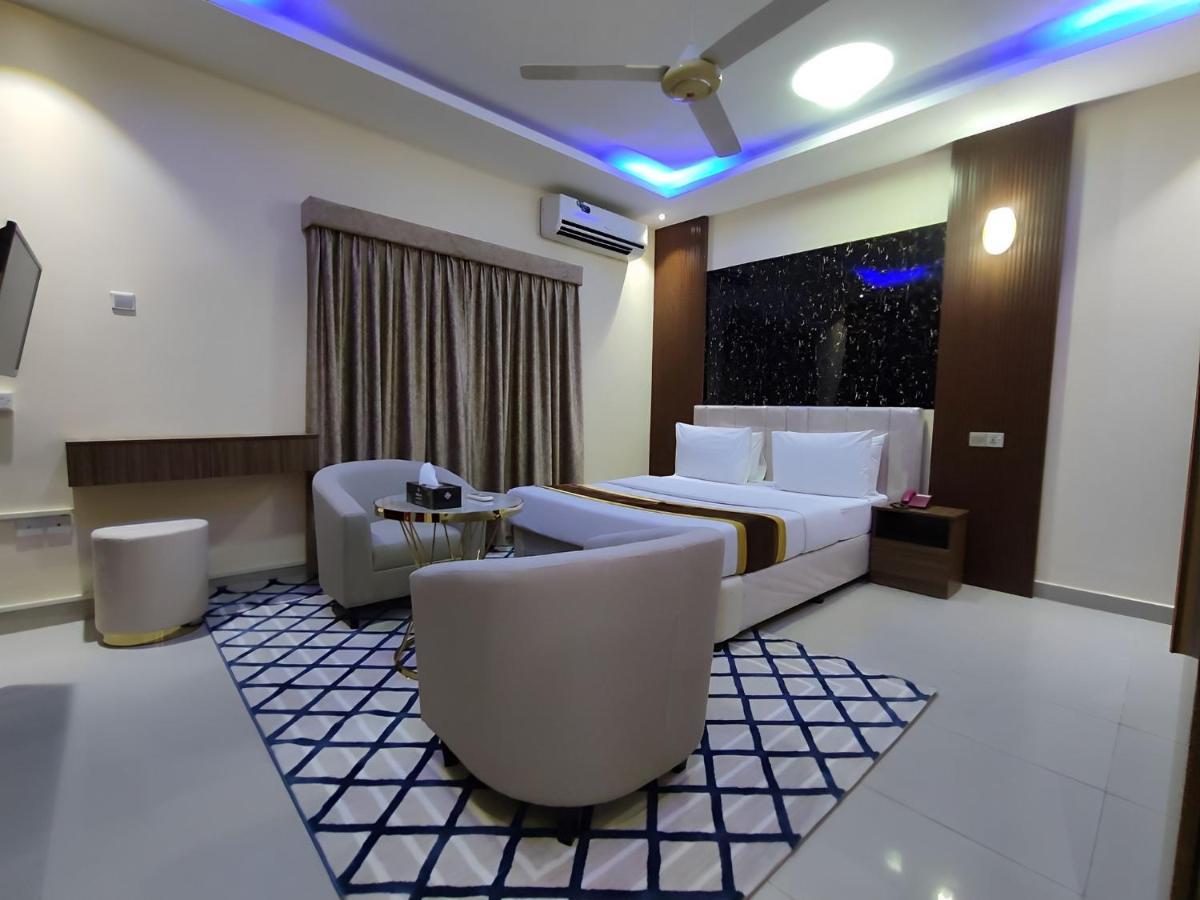 Al Nakheel Hotel Apartments Рас ал Хайм Екстериор снимка