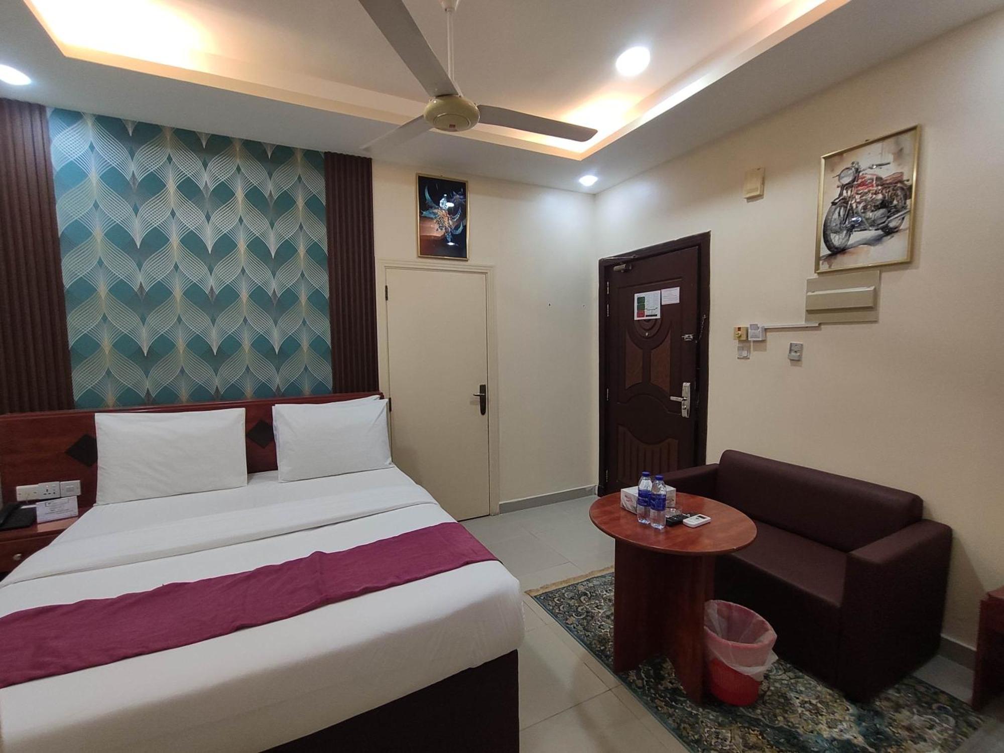 Al Nakheel Hotel Apartments Рас ал Хайм Екстериор снимка