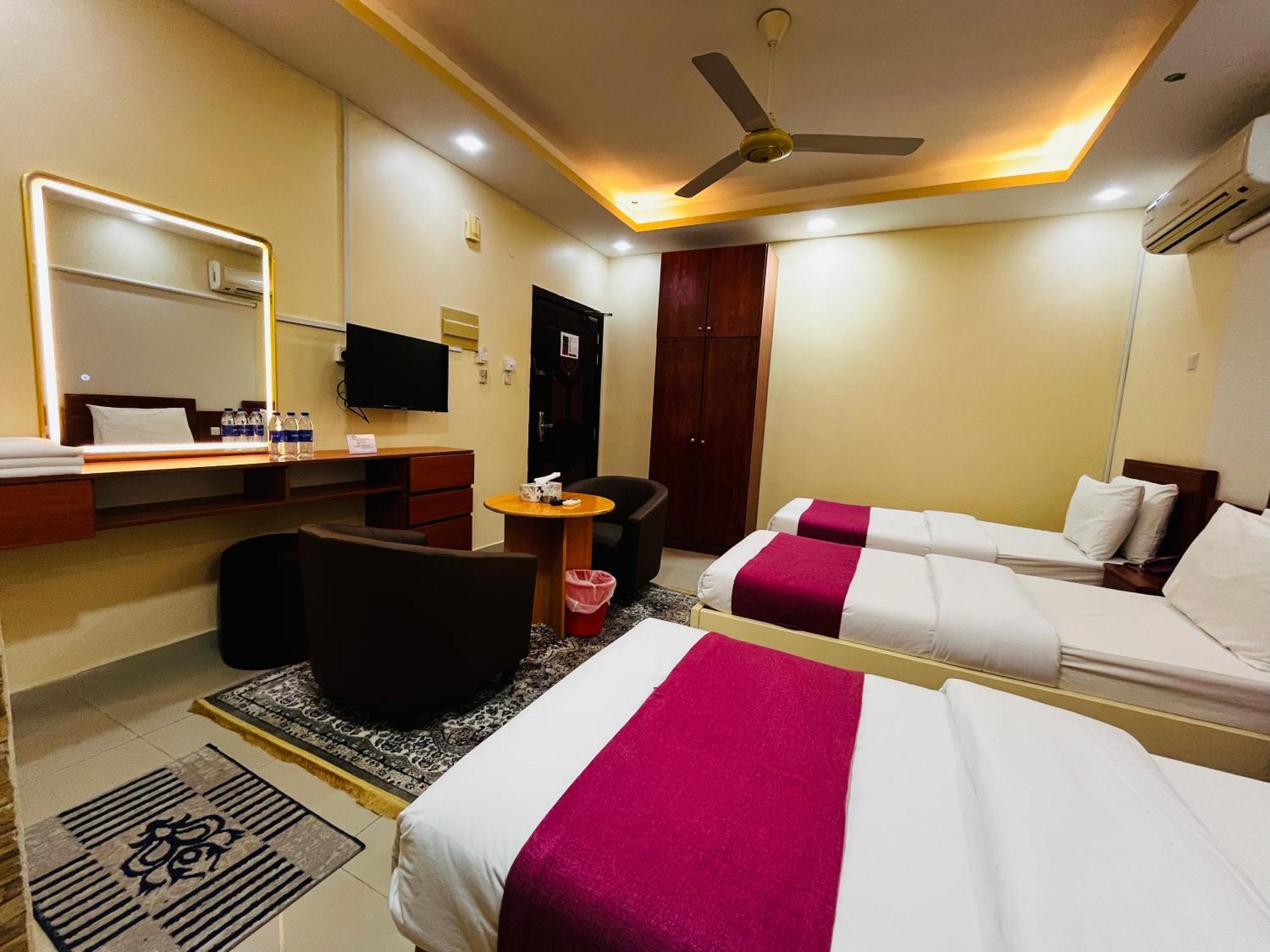 Al Nakheel Hotel Apartments Рас ал Хайм Екстериор снимка