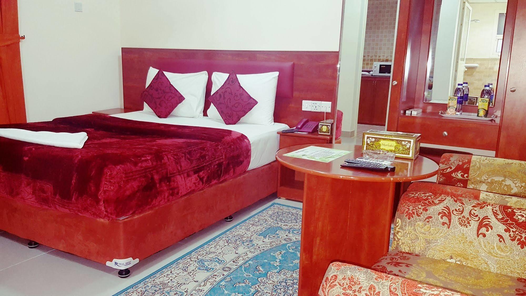 Al Nakheel Hotel Apartments Рас ал Хайм Екстериор снимка