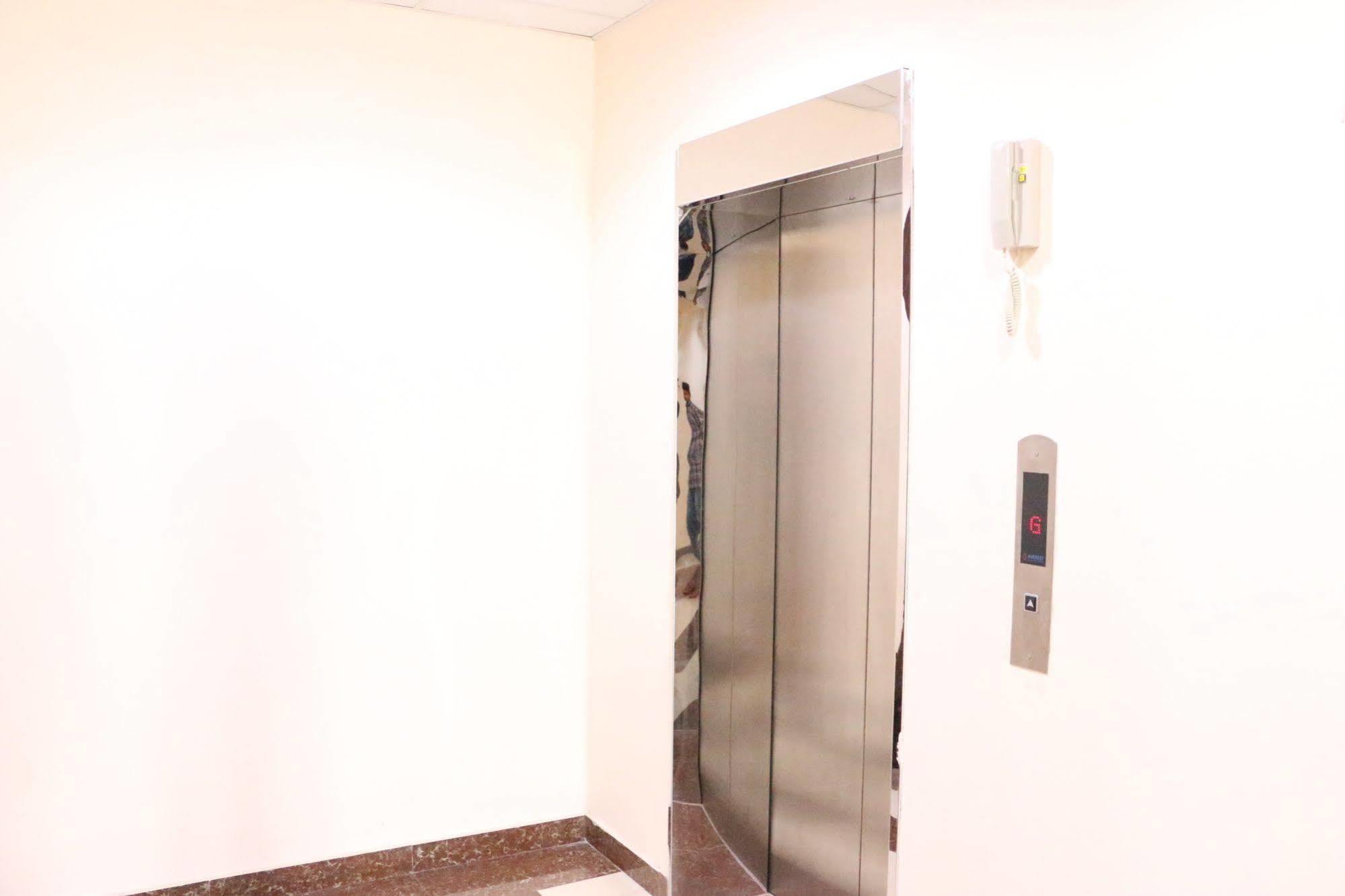 Al Nakheel Hotel Apartments Рас ал Хайм Екстериор снимка